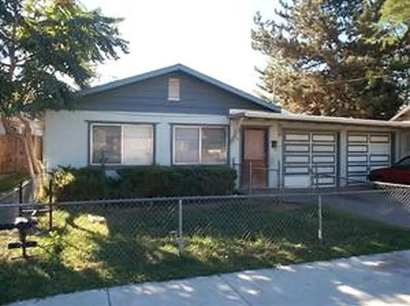831 Oak St, Medford, OR 97501