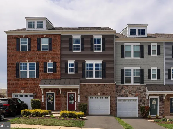 6212 Quinns Creek Dr, Haymarket, VA 20169