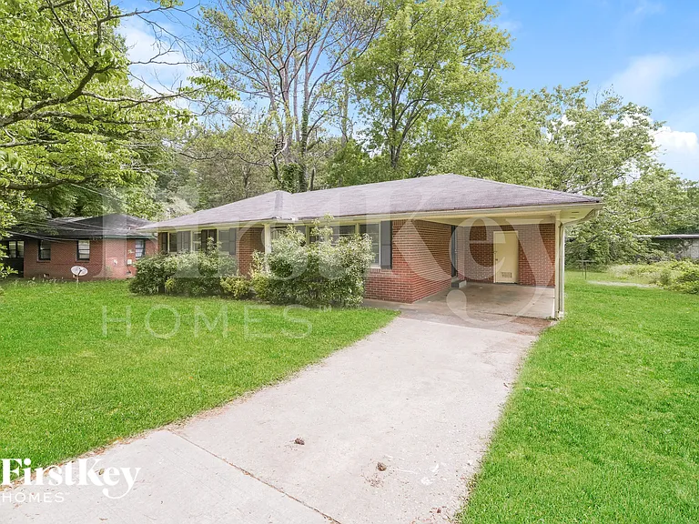 1098 Holly Cir — Photo 2