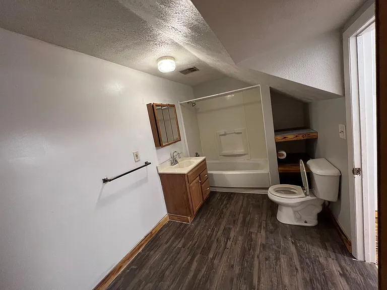 721 N University Ave #2 — Photo 9