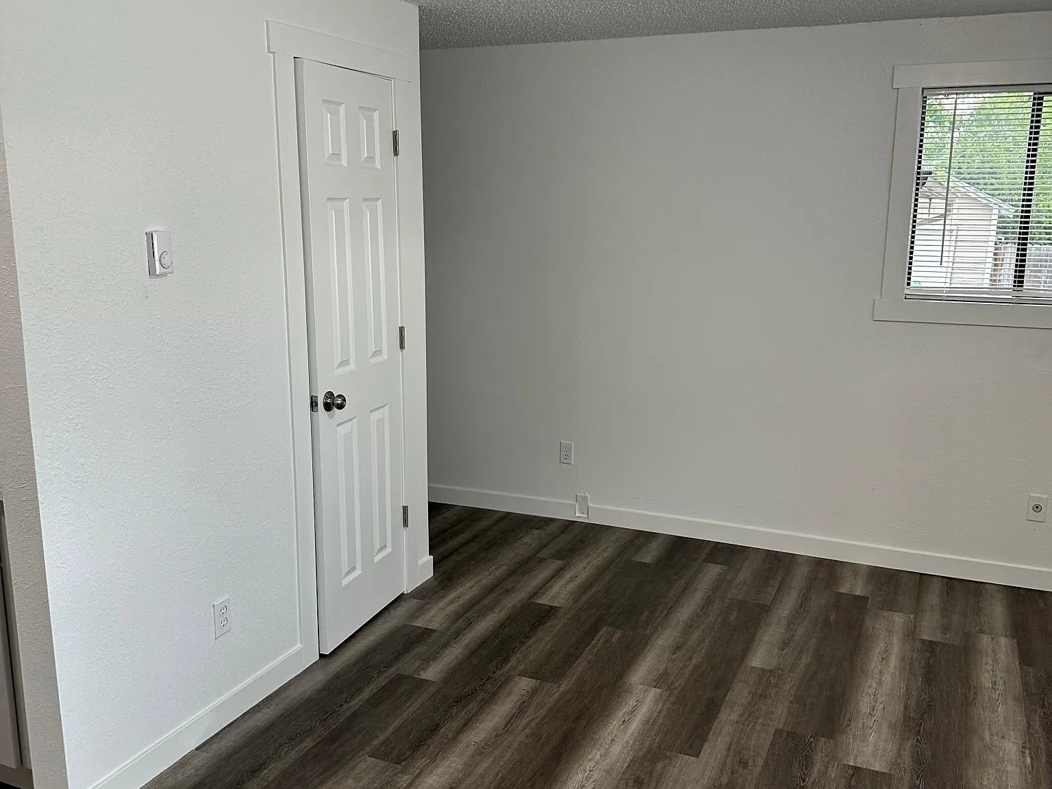 826 W Mansfield Ave — Photo 3