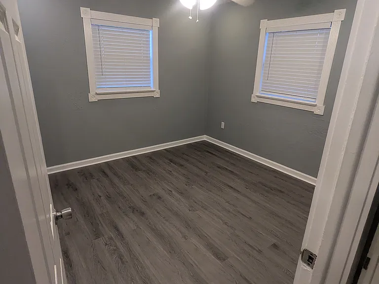 2100 Nottingham Rd — Photo 12