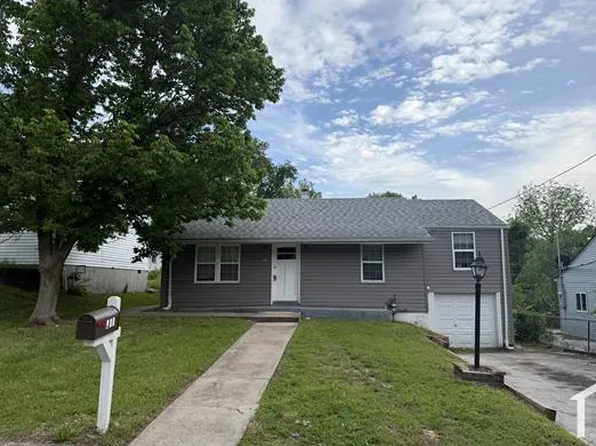 452 Bluff Dr, Saint Louis, MO 63137