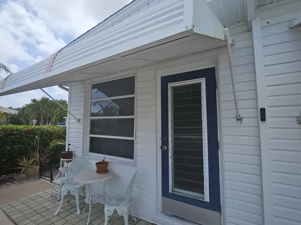 14669 Sunset Drive, Delray Beach, FL 33445