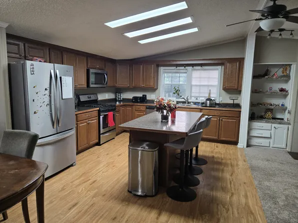 4022 Pardee Lake Rd, Howell, MI 48843