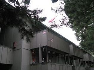 2468 W Bayshore Rd APT 4, Palo Alto, CA 94303