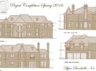 68 Wolver Hollow Rd, Glen Head, NY 11545