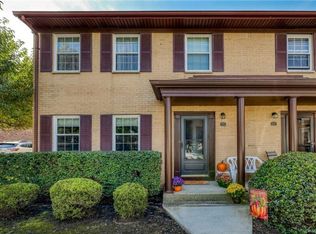 576 Lenape Ct, Suffern, NY 10901