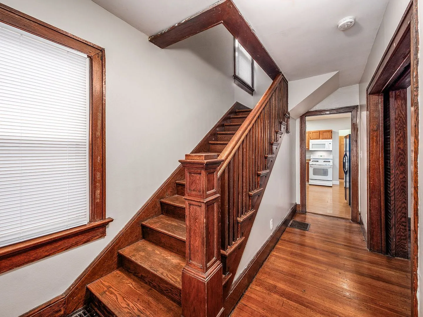 5 bed, 2.0 bath, $3,325 — Photo 4
