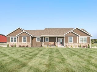 70671 Fir Rd, Niles, MI 49120