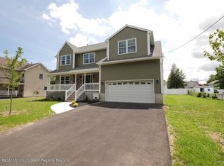 45 Jane St, Belford, NJ 07718