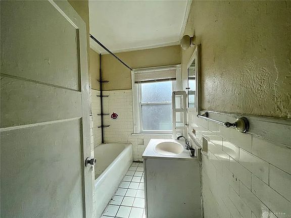 5th image of 1310 Glendale Ave APT 4