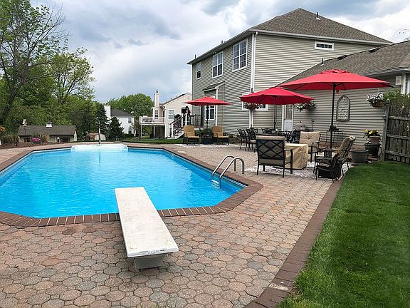 4th image of 27 Fieldstone Dr
