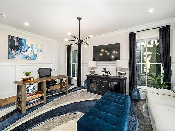 5th image of 2200 Cortland Rd