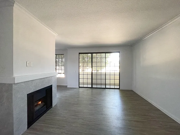 3815 McLaughlin Ave — Photo 28