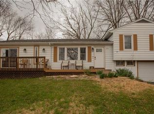 164 Beach Dr, Lake Tapawingo, MO 64015