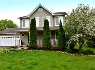 2406 Calvin Ct, Pinckney, MI 48169