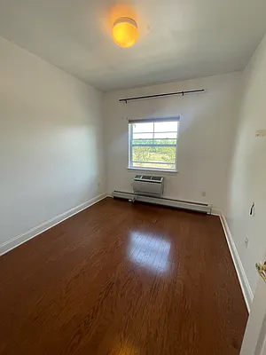 Rented by PMG Real Estate  | media 16