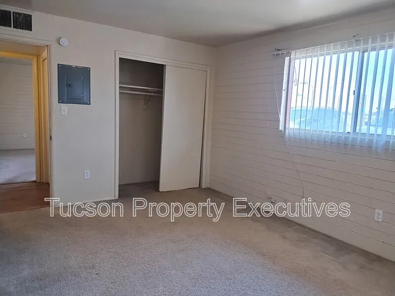 8934 S Nogales Hwy — Photo 11