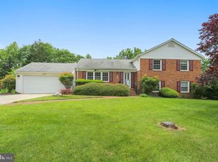 16408 Deer Lake Rd, Rockville, MD 20855