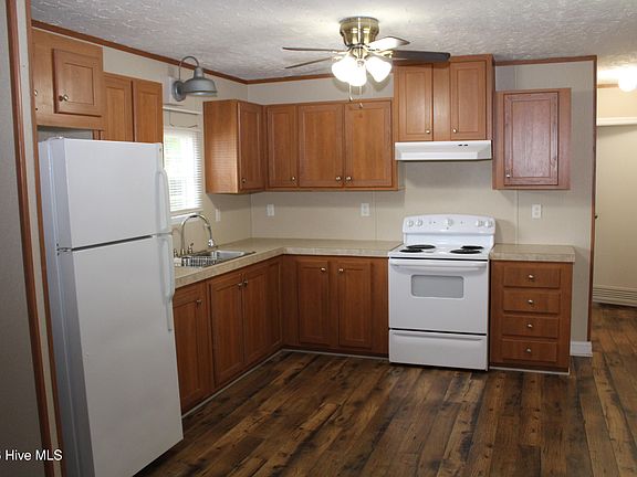 4th image of 2287 Bayshore Dr SW