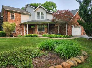 343 Morgan Hill Dr, Lake Orion, MI 48360