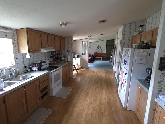 2nd image of 633 MARION Avenue