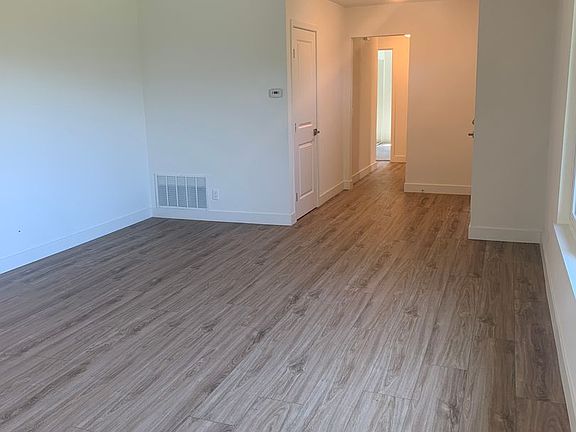 4th image of 2474 Aztec Ave