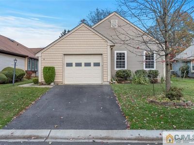 19 Benjamin Franklin Dr, Monroe Township, NJ, 08831