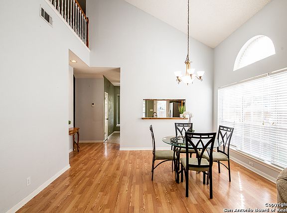 3rd image of 9554 Maidenstone Dr