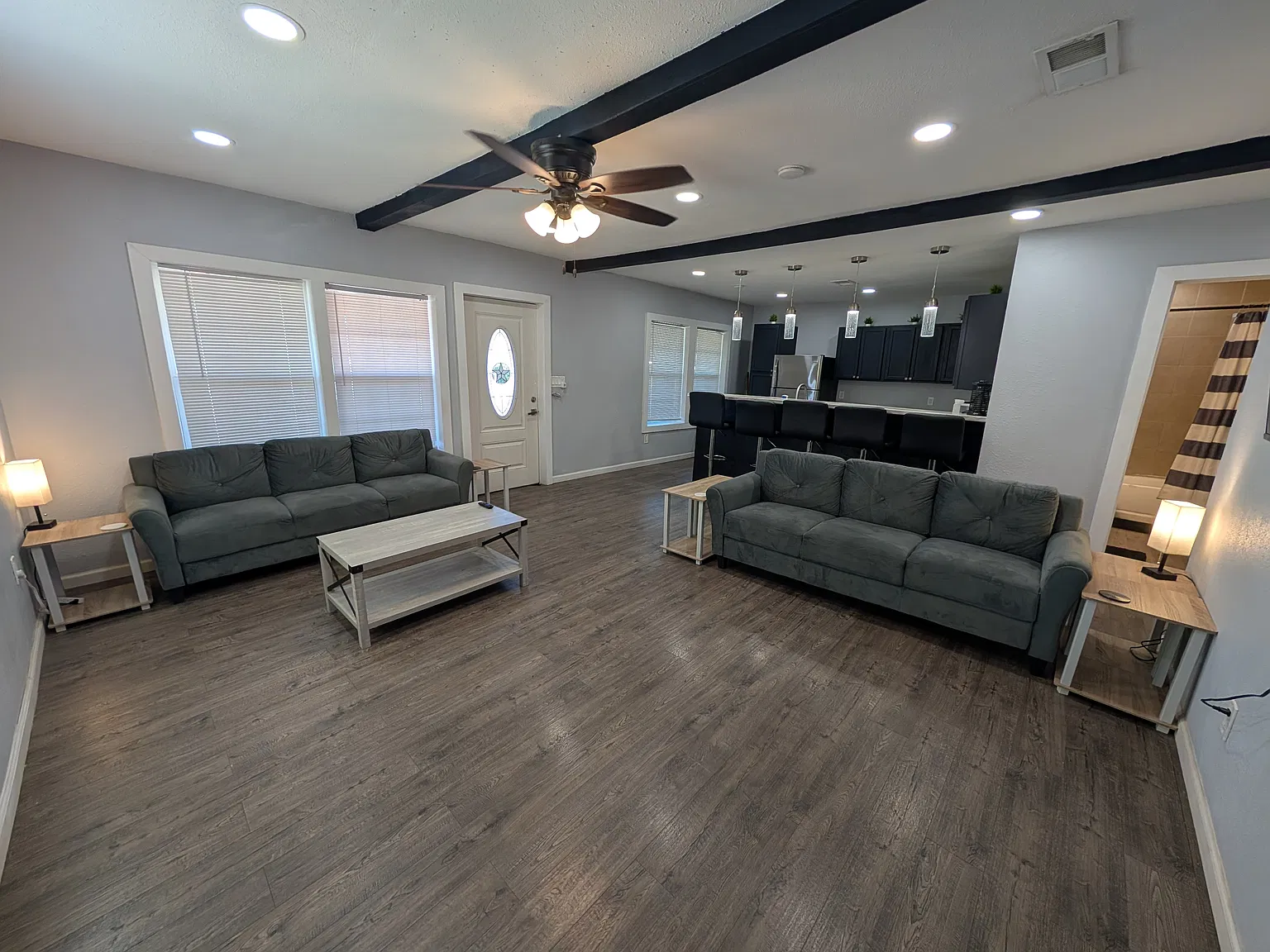 406 Goliad St — Photo 3