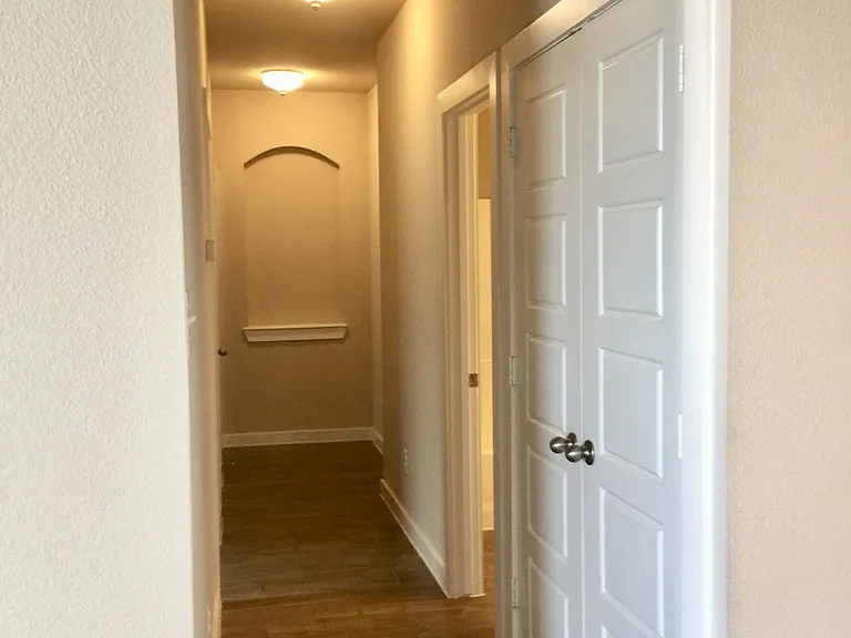 914 Chaparral Trl — Photo 6