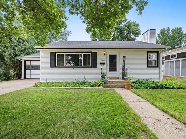 1215 University Ave W, Minot, ND 58703