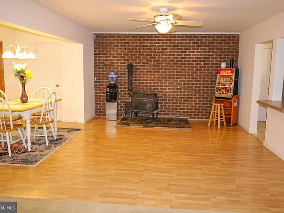 5th image of 204 Beechwood Dr