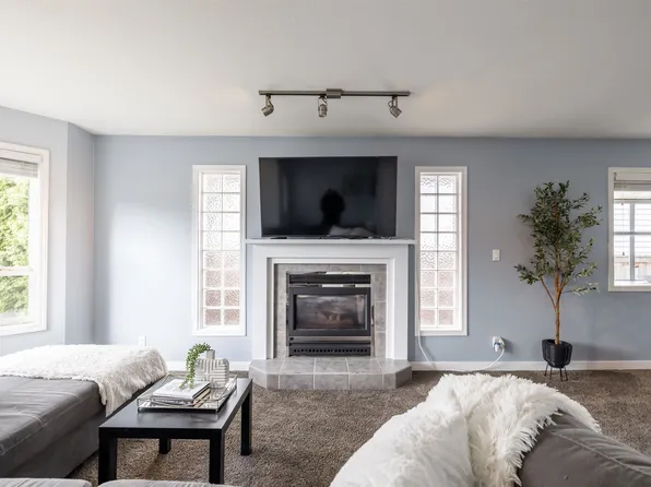 34775 2nd Ave, Abbotsford, BC V2S 8C1