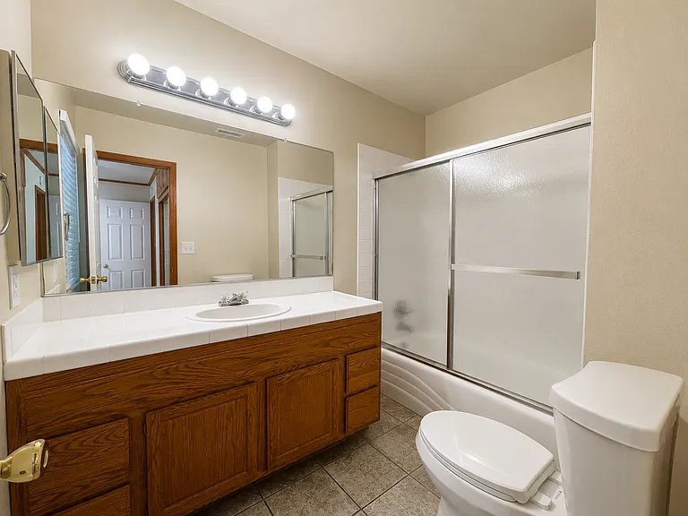 508 N Vermont Ave — Photo 22