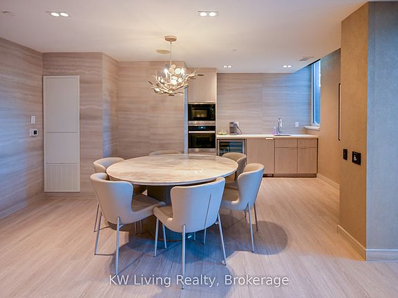 3rd image of 185 Alberta Ave #303