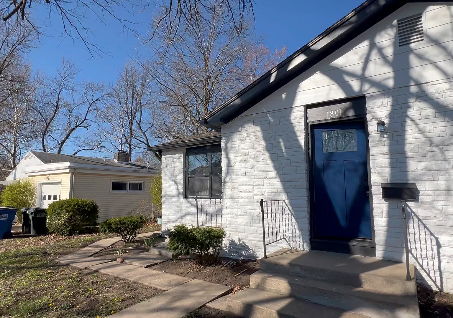 4 bed, 1900 sqft, $3,000 — Photo 1