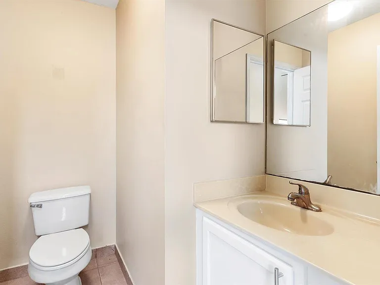 1533 Rialto Dr — Photo 12