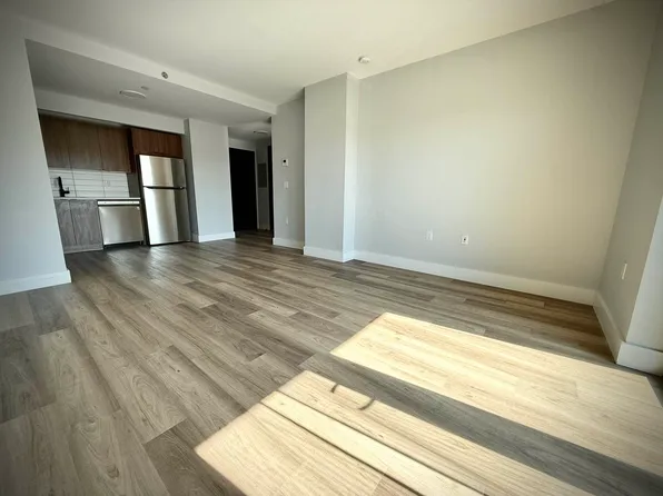 1111 Foster Avenue image 7 of 21