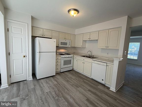 5th image of 17453 Kagera Dr