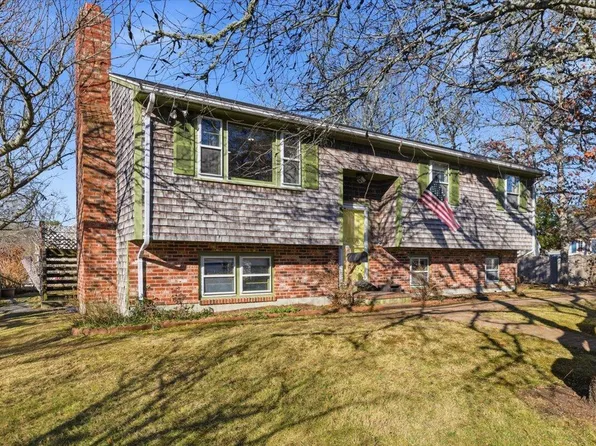 279 Seacoast Shores Boulevard, East Falmouth, MA 02536