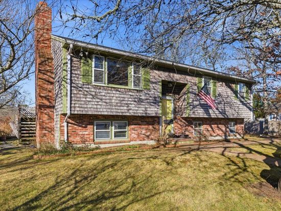 279 Seacoast Shores Boulevard, East Falmouth, MA 02536