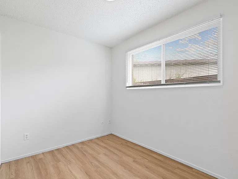 1328 S Coffman St — Photo 16