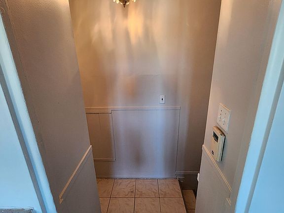5th image of 6237 N Waverly St