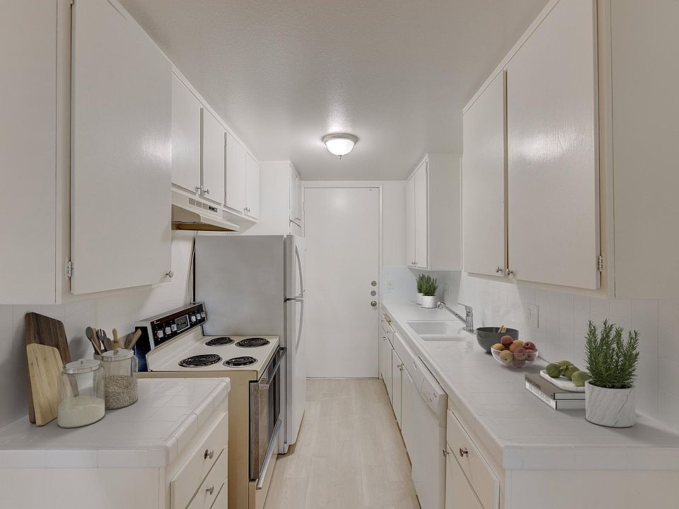 1st image of 846 4th St APT 205