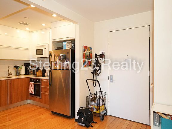 3rd image of 31-35 31st St #406F