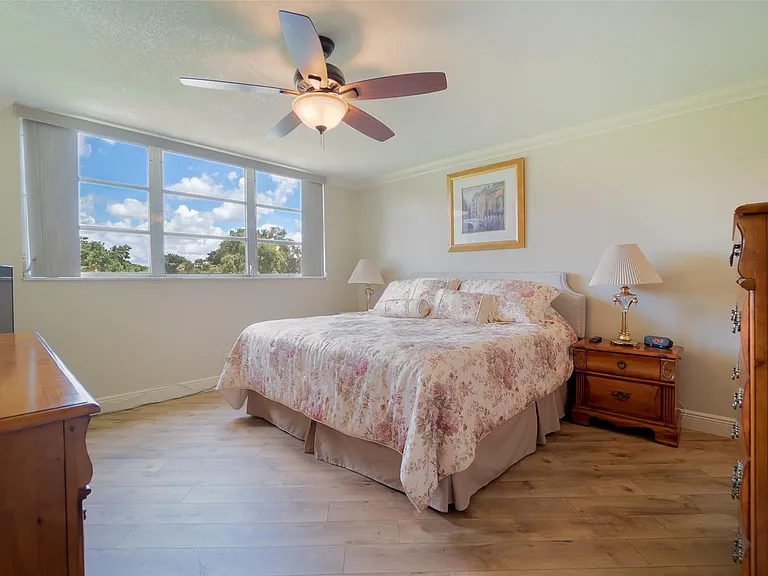 820 S Hollybrook Dr #209 — Photo 5
