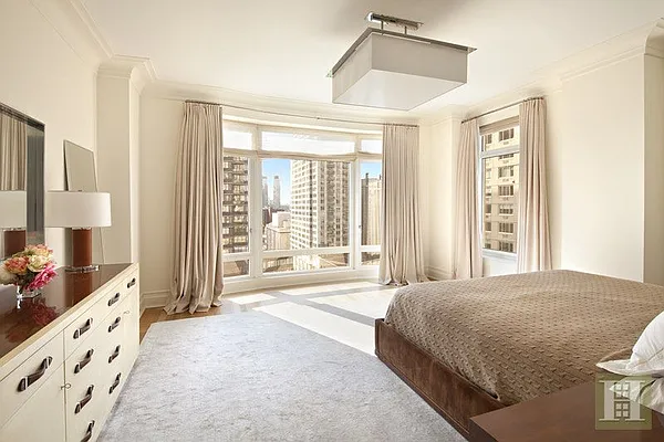 Rented by Halstead Real Estate | media 4