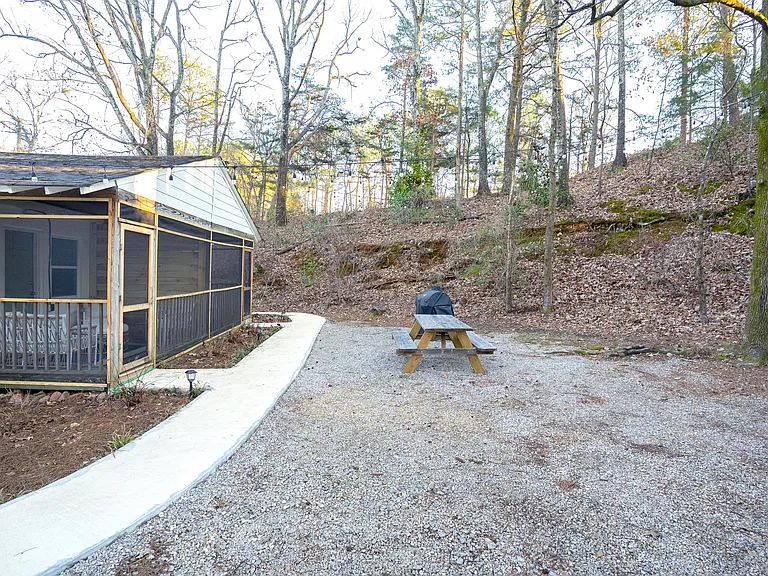 Private Wooded Backyard with new BBQ Grill & Outdoor Dining